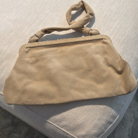 Moving - Picture 3 of 3